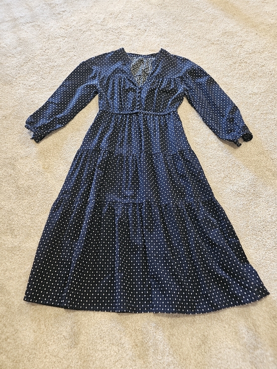 Madewell Dresses & Skirts - Dobby Tiered V-Neck Midi Dress